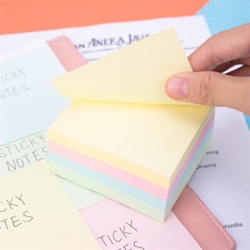 Giấy note 3 x3 nhiều màu Deli Giấy note 3 x3 nhiều màu Deli