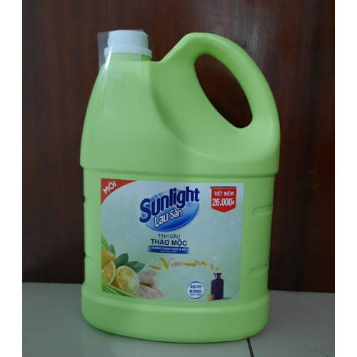 Nước lau sàn Sunlight tinh dầu thảo mộc hương chanh yuzu và sả 3.58L