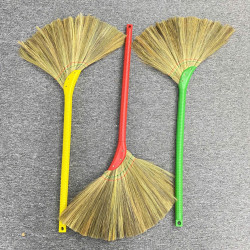 Chổi cỏ cán nhựa Chổi cỏ cán nhựa